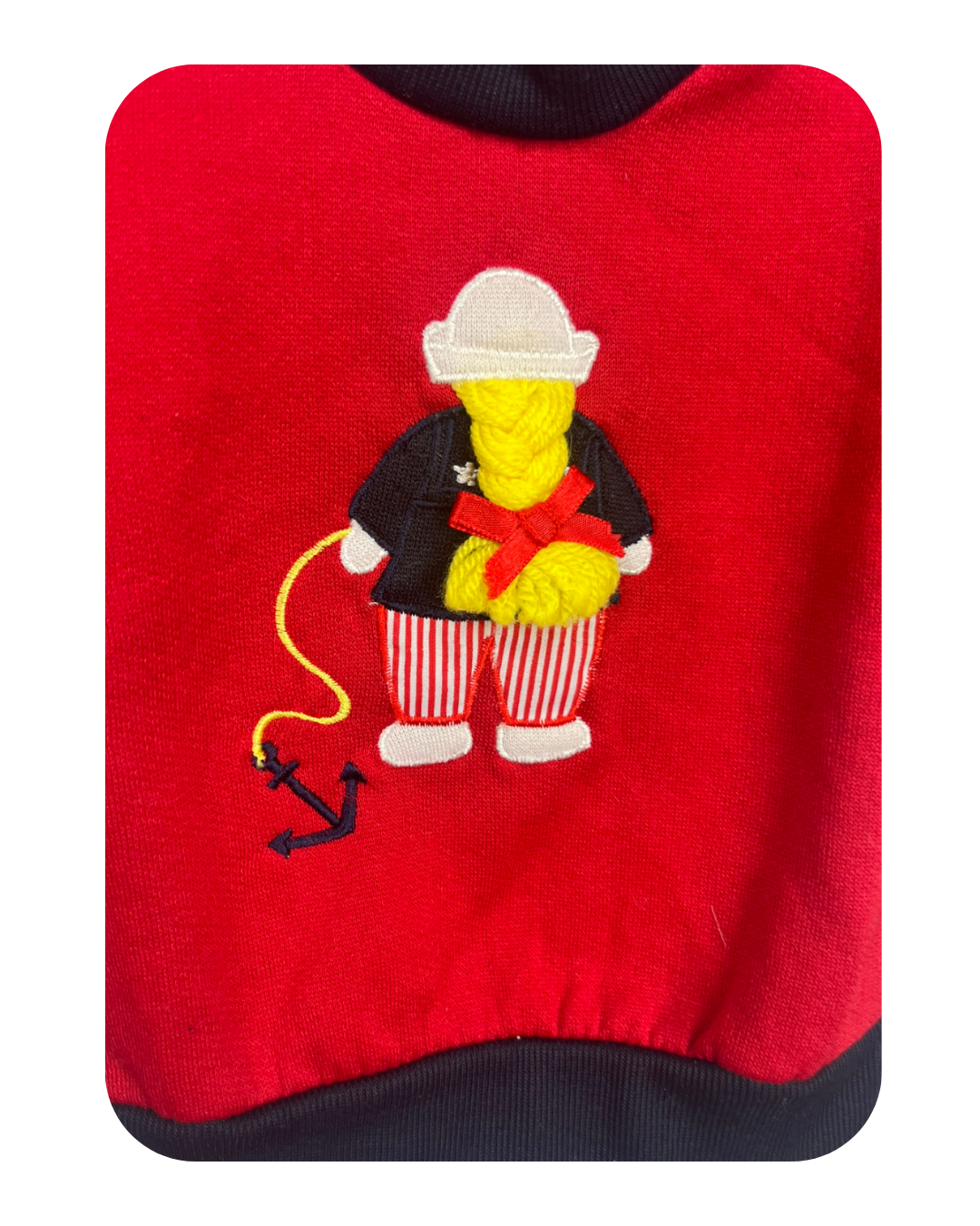 Rood truitje met schattig figuurtje op de buik maat 74