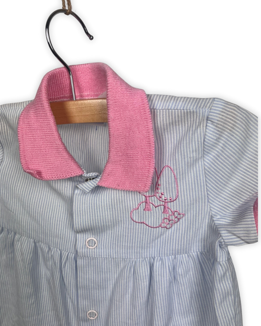 Zomerse lichtblauwe onesie