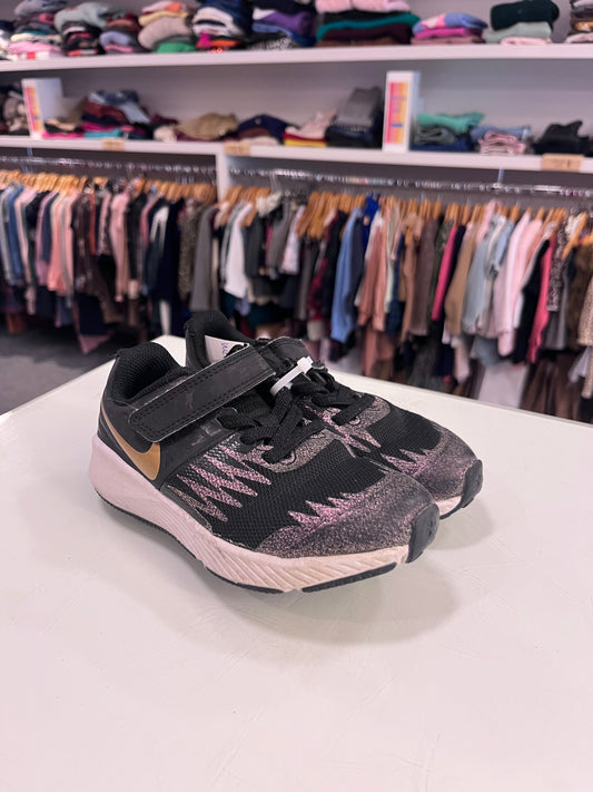 Nike maat 27