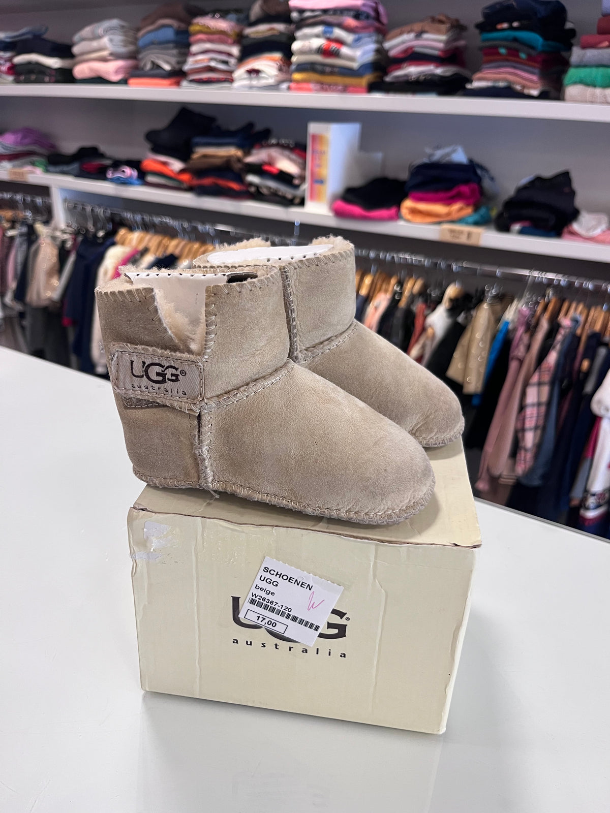 Ugg maat 22