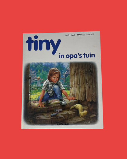 Tiny in opa's tuin