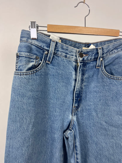 Levis maat 26