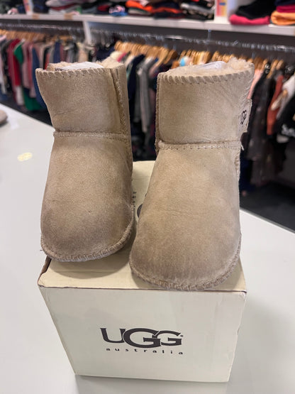 Ugg maat 22
