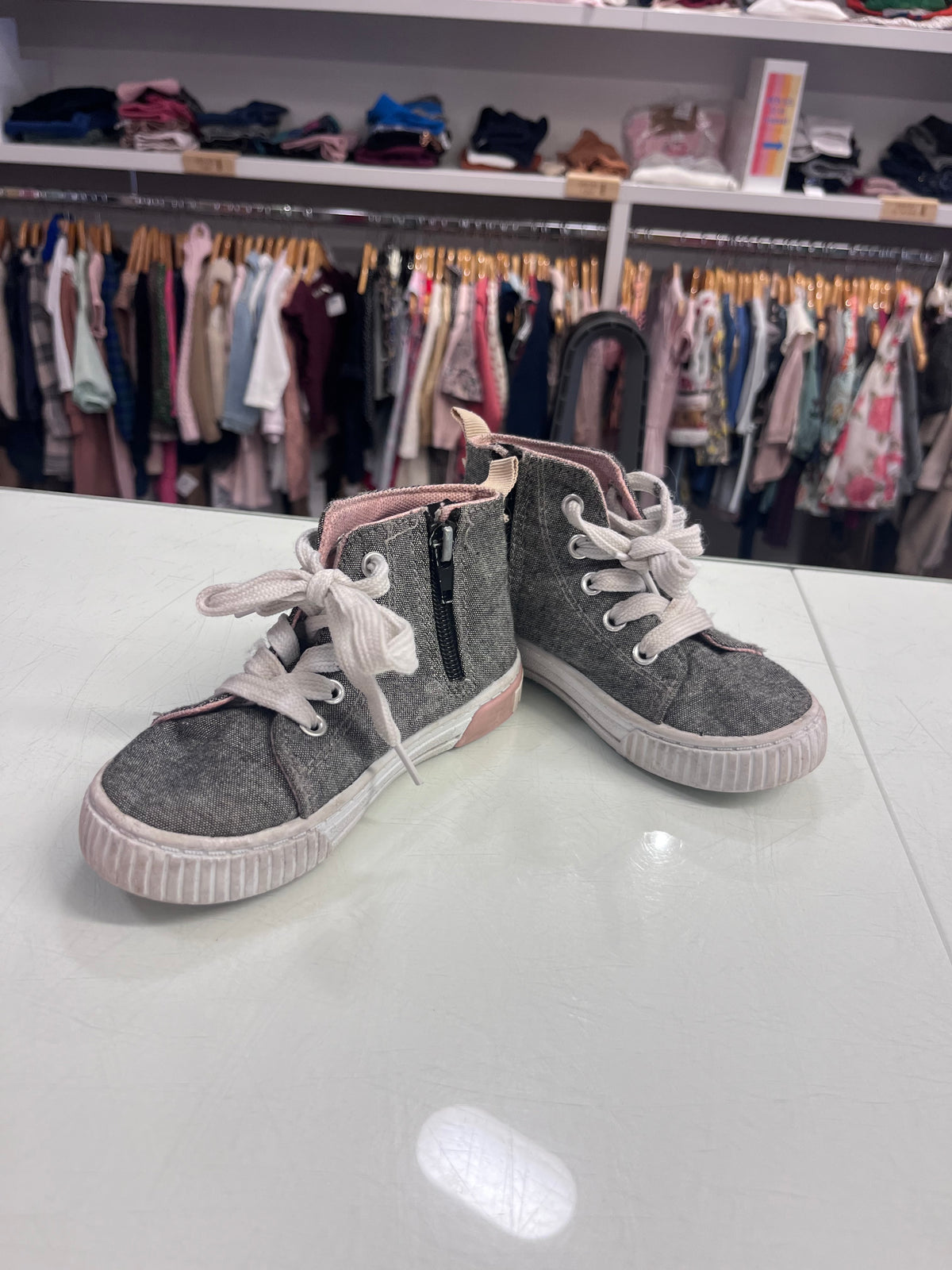Minni Mouse maat 25