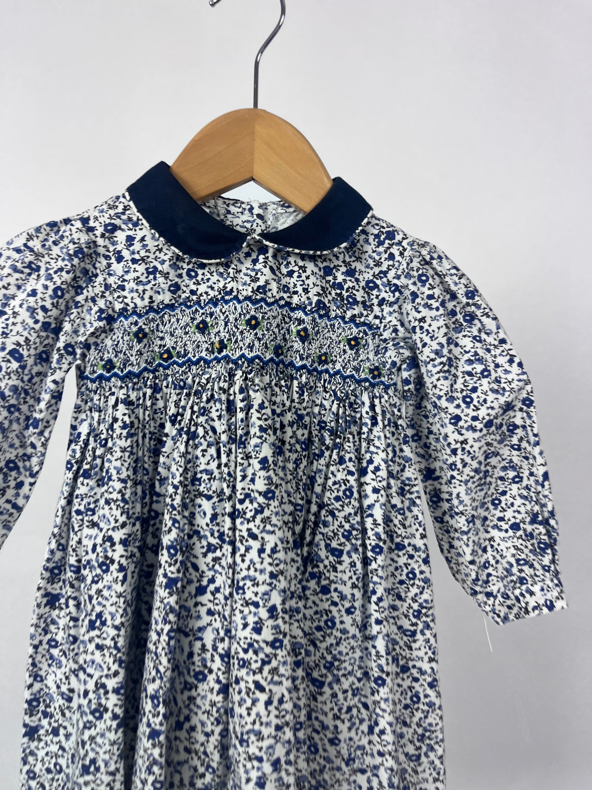 Blauw gebloemd kleedje