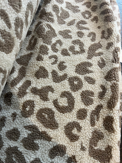 Teddy taupe dierenvlekken