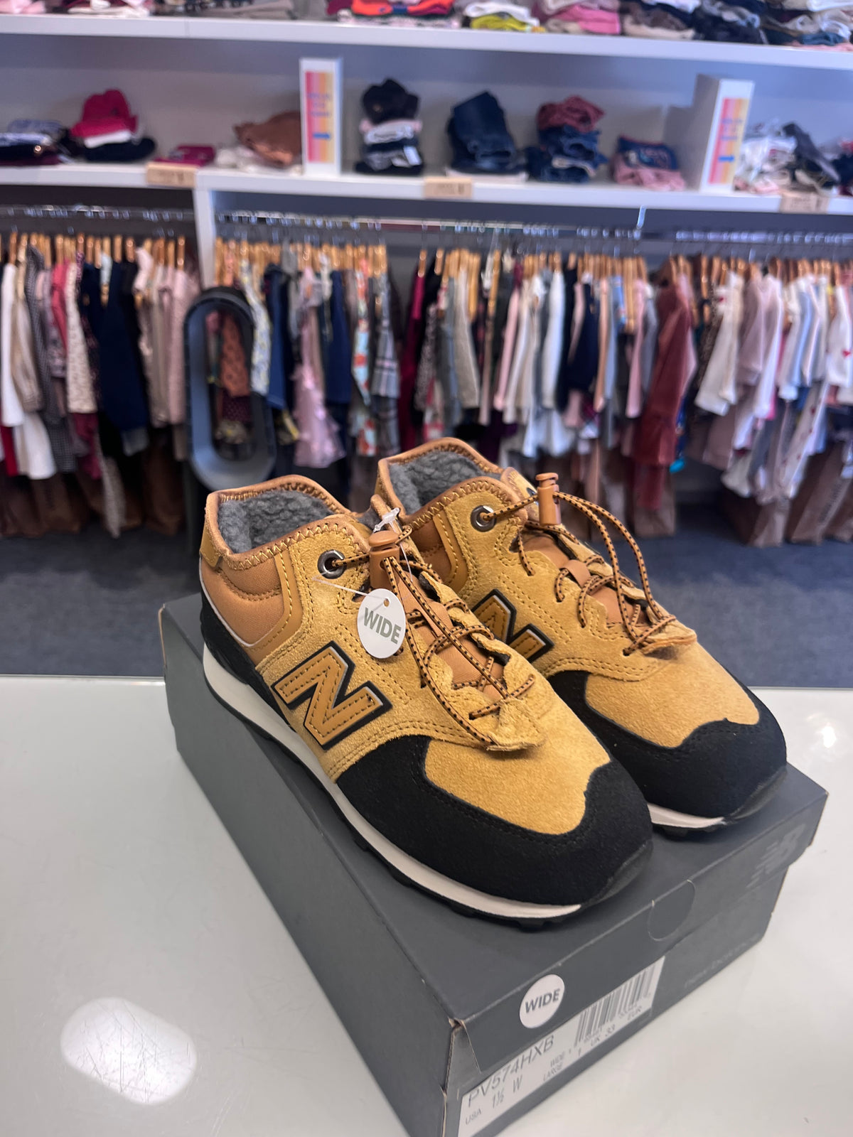 New Balance maat 33