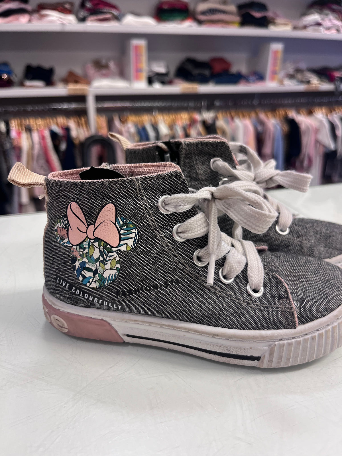 Minni Mouse maat 25