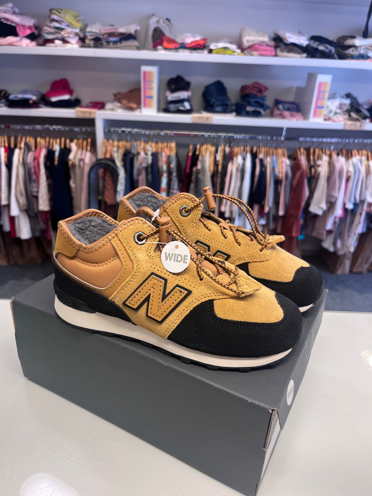 New Balance maat 33