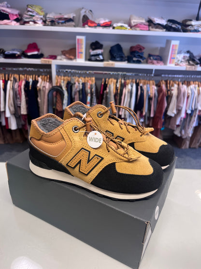 New Balance maat 33
