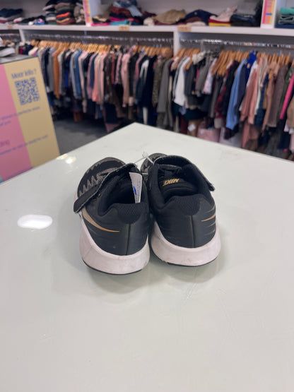 Nike maat 27