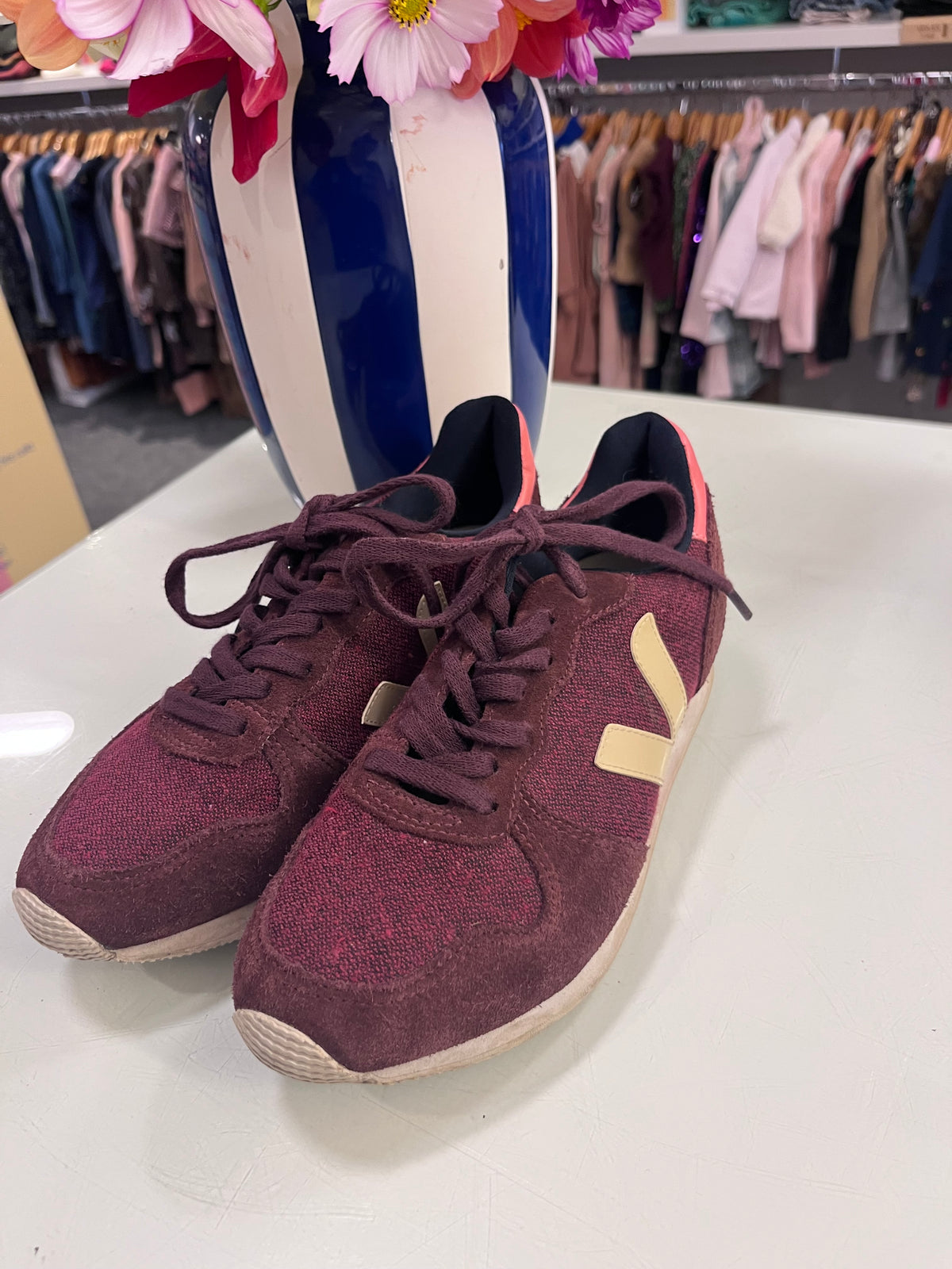 Veja maat 38