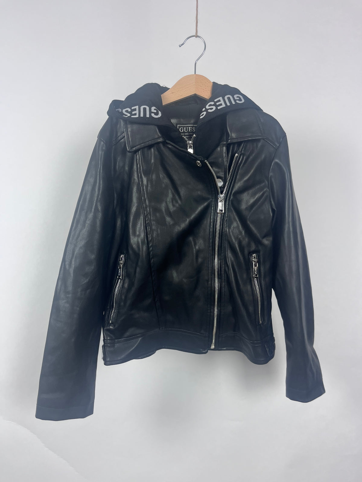 Guess 10 jaar