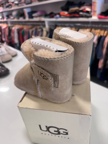 Ugg maat 22