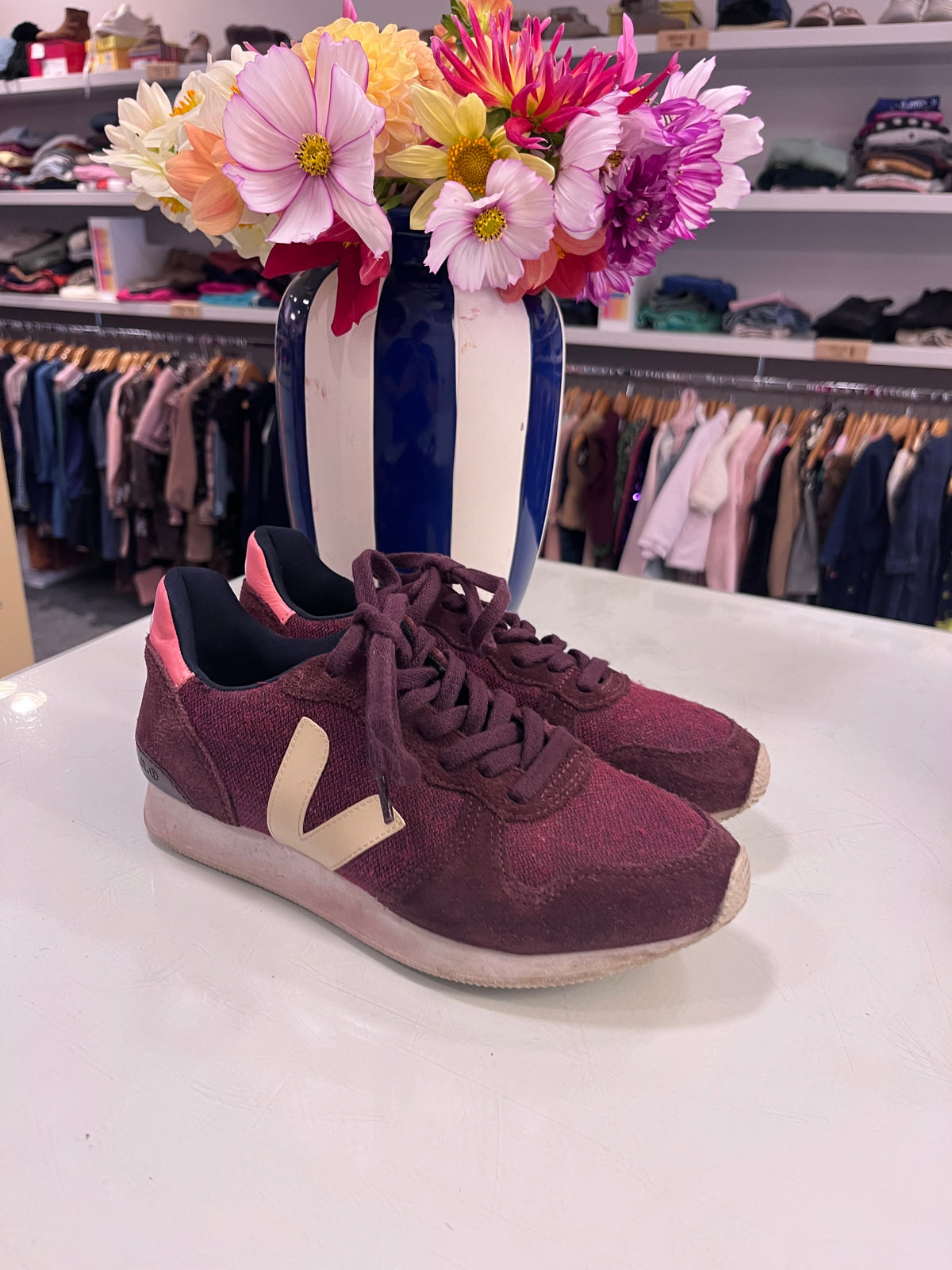 Veja maat 38
