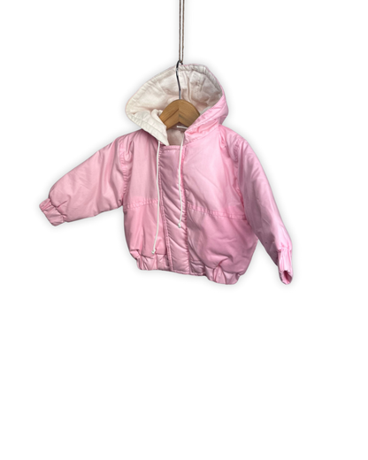 Roze winterjasje met geborduurd huisje 6maand