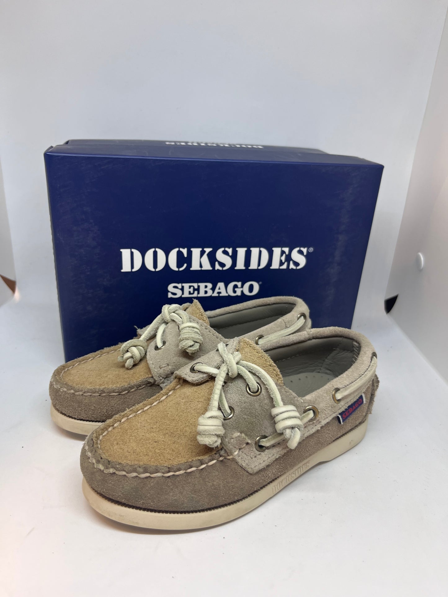 Docksides maat 26 (ongeveer)