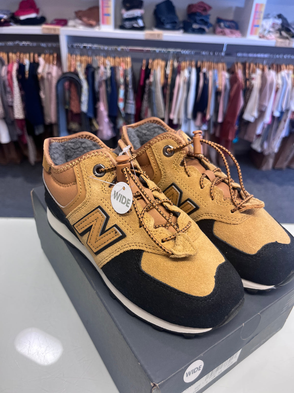 New Balance maat 33