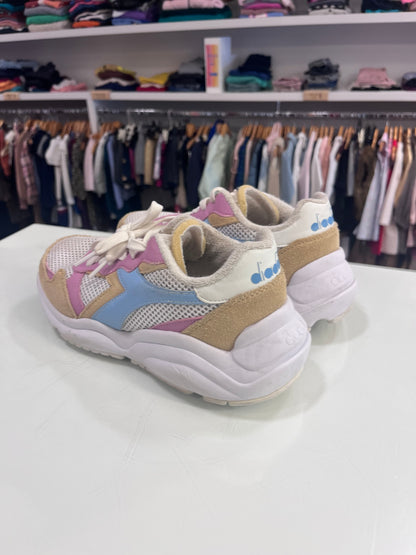 Diadora maat 37