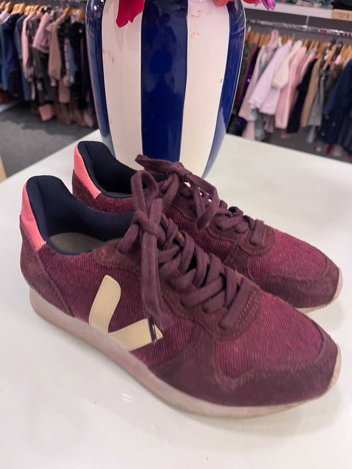 Veja maat 38