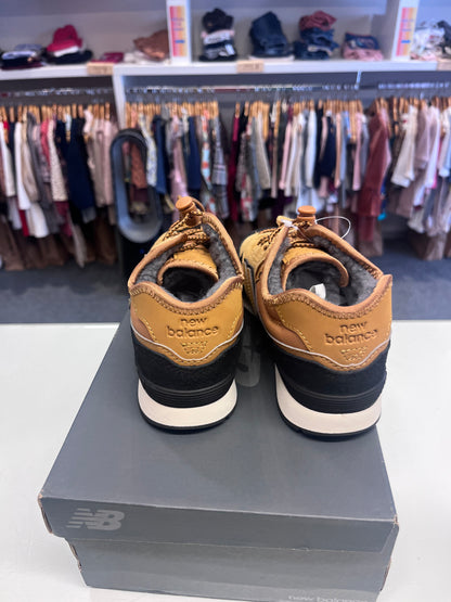 New Balance maat 33