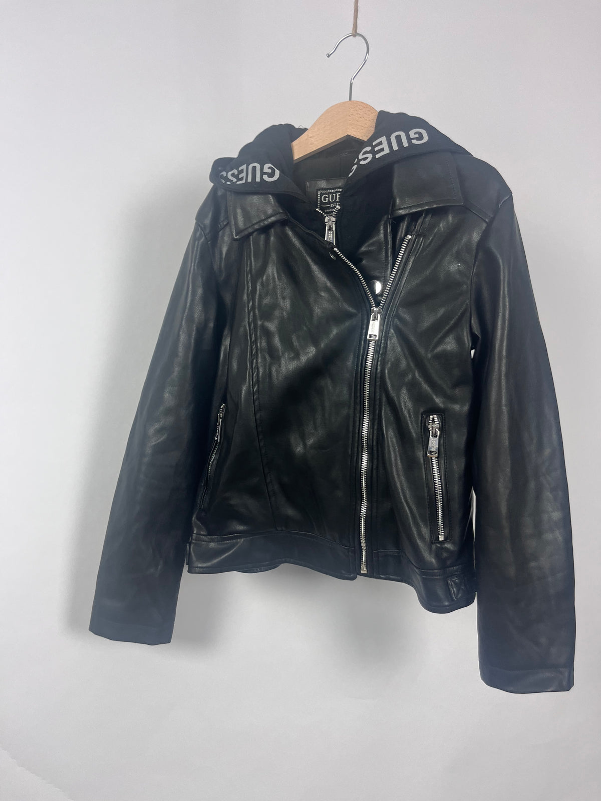 Guess 10 jaar